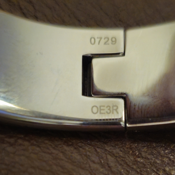 Coach Women's Scout Iconic Mini Bangle in Burgundy w/silver. - Picture 9 of 10